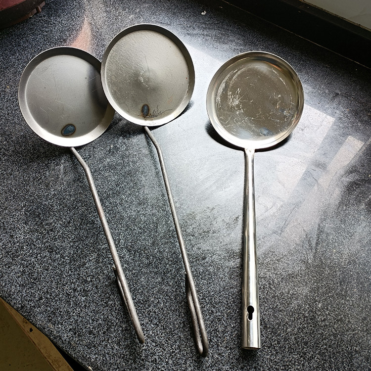 Fried oil Baba tool to make oil cake fragrant seed sugar oil Baba Spoon thick flat bottom oil scoop scallion cake oil spoon