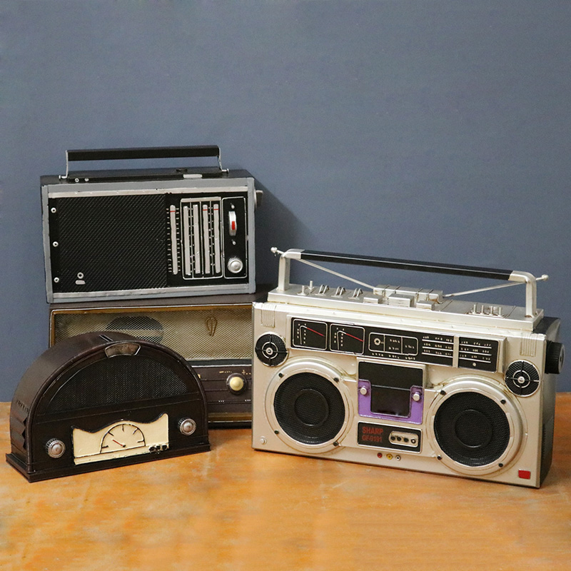Retro nostalgic vintage wrought iron card tape radio tape recorder model ornament clothing store restaurant photography props