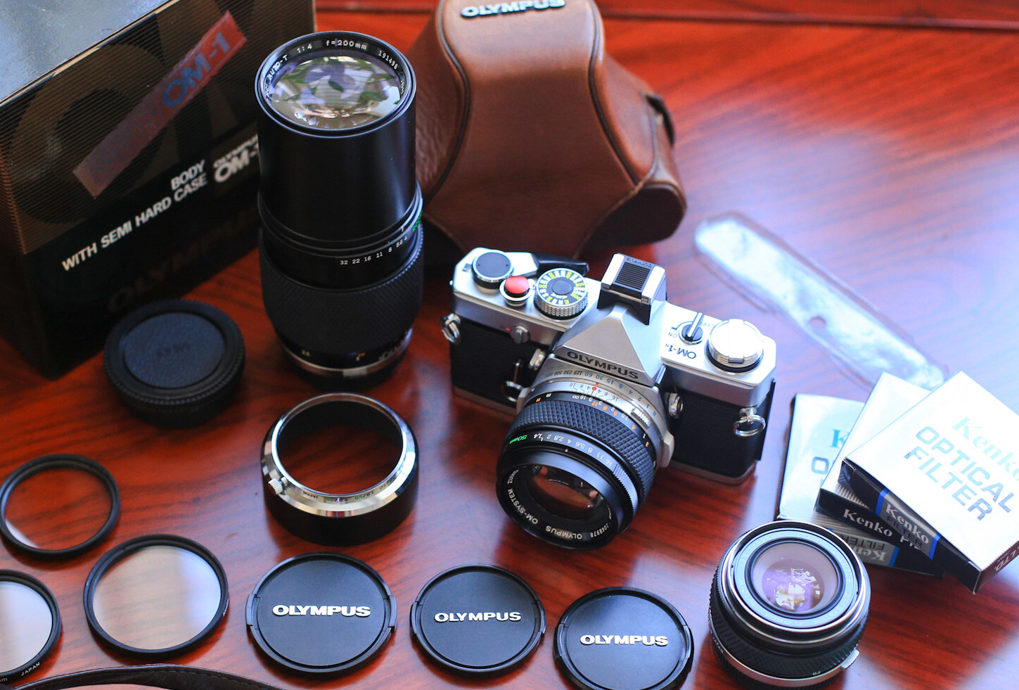 (98-99 New)Olympus OM1 OM-1 Roll Camera Silver Red Black Holiday Gift