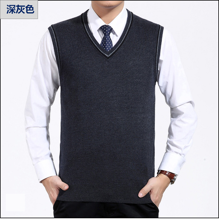 Người đàn ông trung niên đan vest người đàn ông trung niên của len vest cha mặc áo len đáy áo sơ mi nam len vest