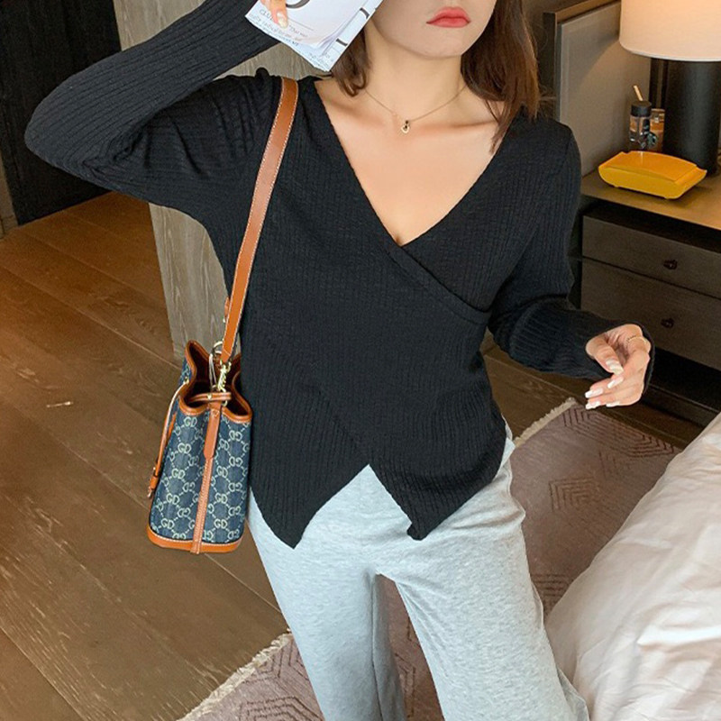 Hitong's large size female dress with fat mm spring and autumn temperament brief V collar cross sleeve head beat undershirt covered with slim jacket