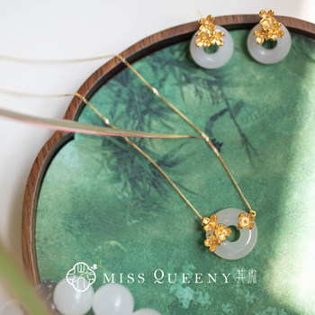 18k gold osmanthus missqueeny micro stud earrings
