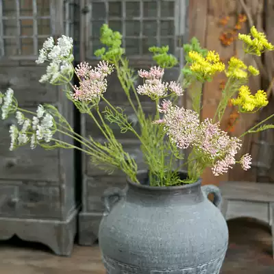 5 head Tsing Yi lace flowers Chinese pastoral simulation flowers small lace flowers white green with grass living room dining table