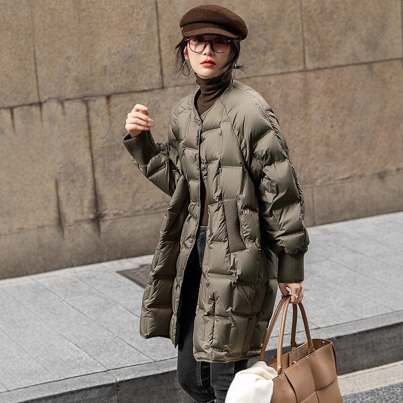 European Station 2026 Winter New Style 90 Duck down Mid-Length Artistic Lightweight Warm Quilted down Jacket European Station 2026 Winter New Style 90 Duck down Mid-Length Artistic Lightweight Warm Quilted down Jacket
