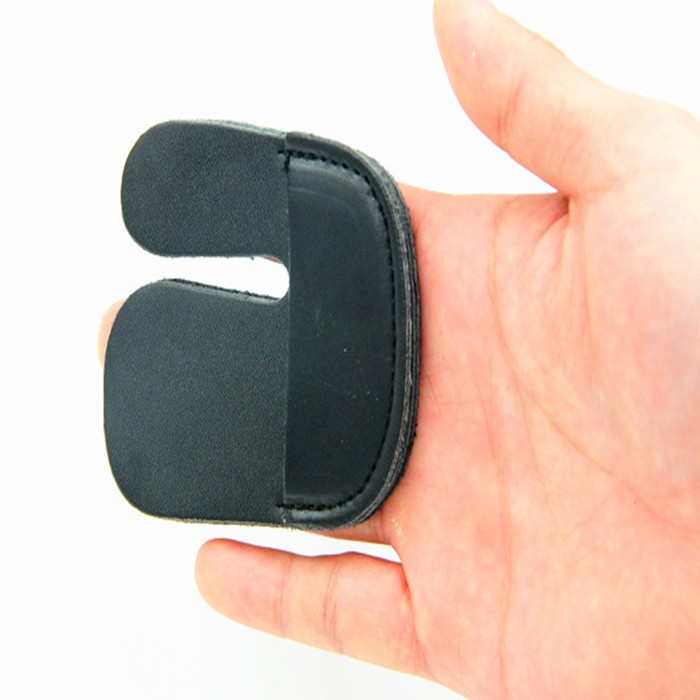 Cánh tay dày bảo vệ ngón tay Cung thẳng tái cung Cung và mũi tên bắn cung tổng hợp thiết bị săn bắn cung truyền thống - Dụng cụ thể thao băng đầu gối thể thao pj