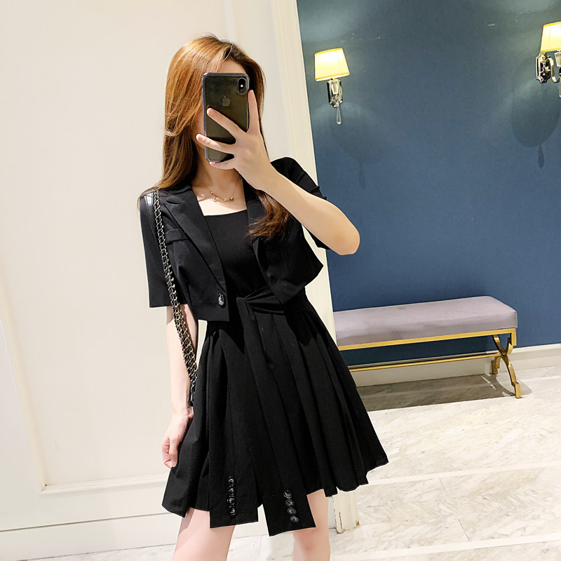 Sling two-piece dress 2022 summer new women's Korean version fashionable temperament high waist suit jacket skirt