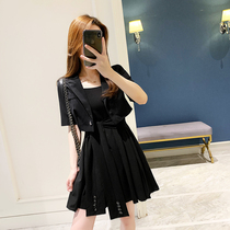 Suspender dress two-piece set 2021 new womens Korean fashion temperament high-waisted blazer skirt womens summer