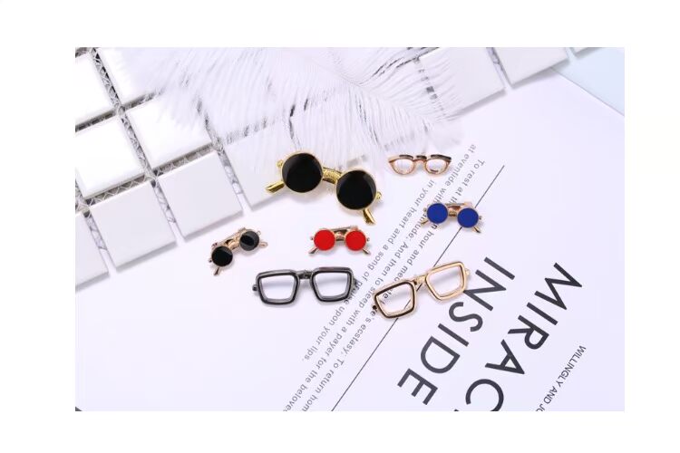 Mini kính trâm dễ thương pin phụ nữ áo len chống đi quần áo cổ áo kim áo len khung phụ kiện trâm cài - Trâm cài hoa cài áo
