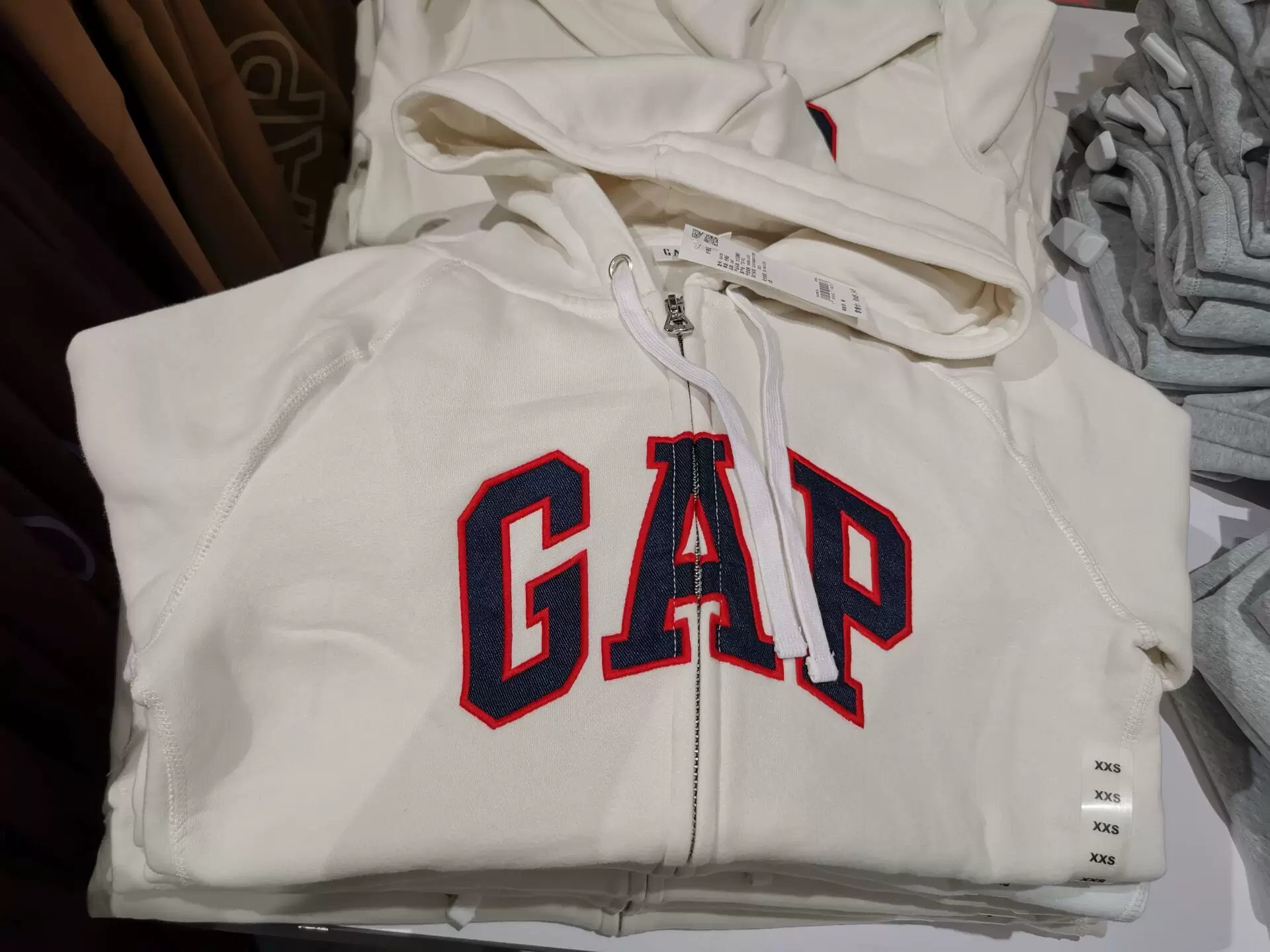 Gap ，，