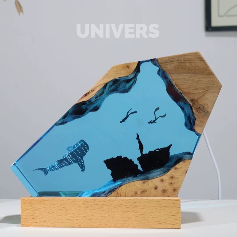 Whale Shark Diver Couple Ocean Resin Lamp Crafts Creative Table Decoration Art Gift for Boyfriend and Girlfriend Chinese Valentine's Day