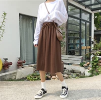 Đầu mùa thu Hàn Quốc phiên bản mới hoang dã màu rắn phần cơ bản Một từ váy của phụ nữ sinh viên Hồng Kông hương vị váy dài sóng chân váy vintage hoa nhí