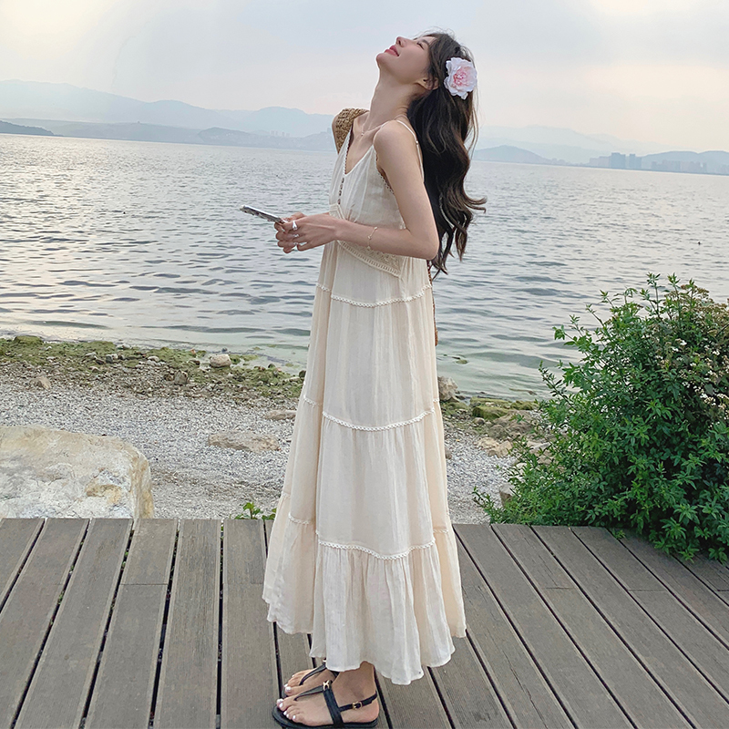 Off-White Spaghetti Strap Dress for Women, Summer 2026 New Style, French Gentle and Romantic Seaside Vacation Style Beach Long Dress