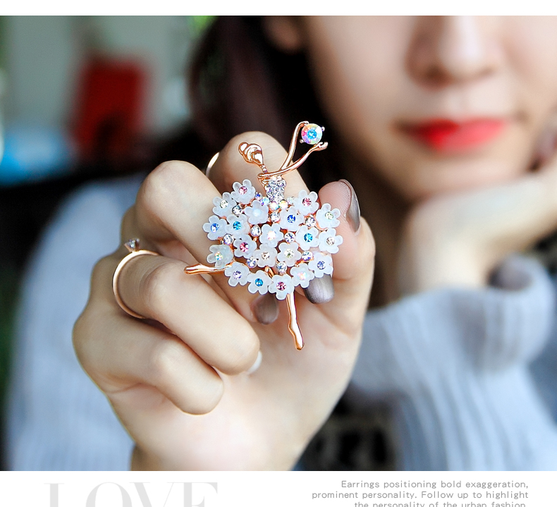 Fu Yuanshun ballet Lady tính khí khăn lụa khóa mùa thu và mùa đông áo len áo khoác phụ kiện thời trang mặt dây chuyền phụ kiện cài áo giá rẻ