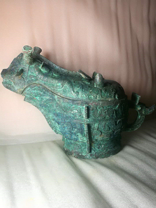 Smoke cloud streams antique bronze ware Shang Dynasty Dull Sound Carbonated to Heavy Red Spotted Green Rust Collection Canine Manufacturer Direct Sales