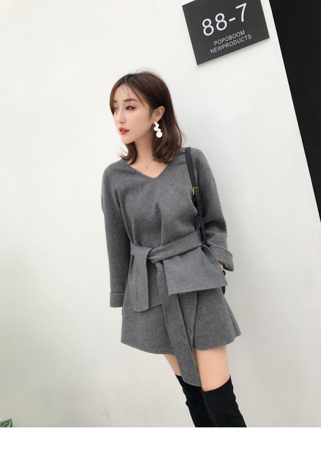 MMCO ◆ 2017 mùa thu và mùa đông mới khí chất len ​​hai mặt áo len vành đai áo thun cổ chữ V nữ ngắn áo khoác nữ mùa đông
