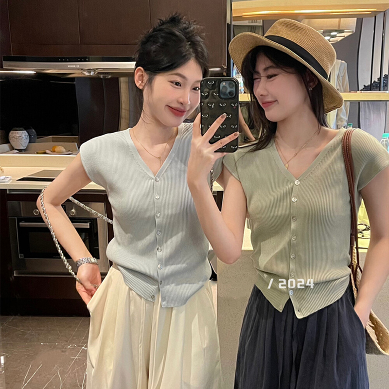 French-Style High-End Small Flutter-Sleeve V-Neck Ice Silk Knit Cardigan for Women, Summer Thin Slim-Fit Short-Sleeve T-Shirt Top French-Style High-End Small Flutter-Sleeve V-Neck Ice Silk Knit Cardigan for Women, Summer Thin Slim-Fit Short-Sleeve T-Shirt Top
