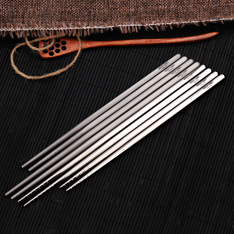 Sweep Outdoor Portable Picnic With Titanium Chopsticks Home Hollow Square Chopsticks Non-slip Pure Titanium Metal Children Practice Chopsticks 
