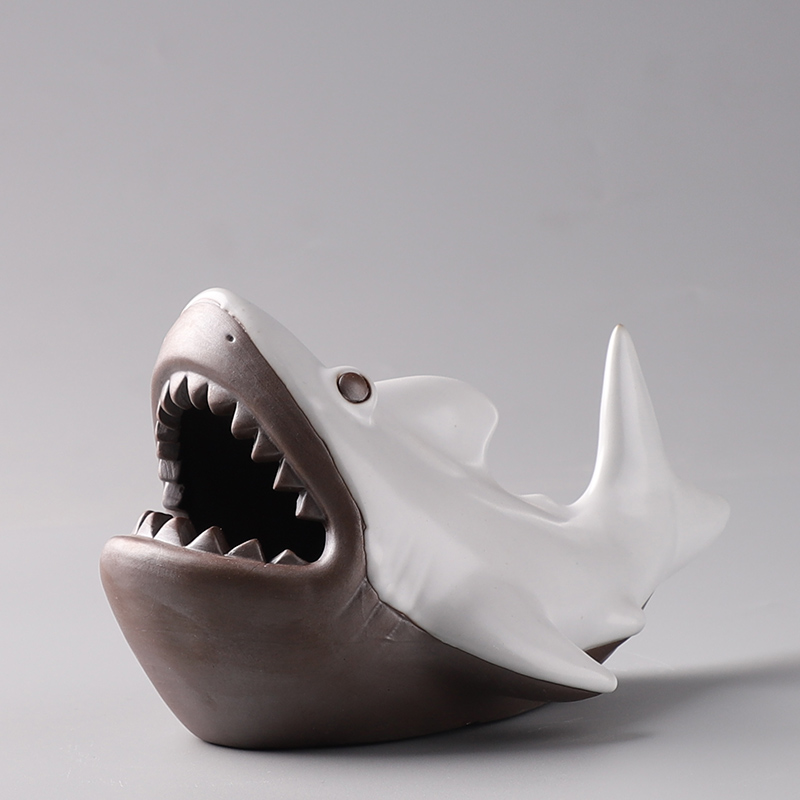 Shark dolphins animal ceramic ashtray creative move car car fashionable ashtray tea table