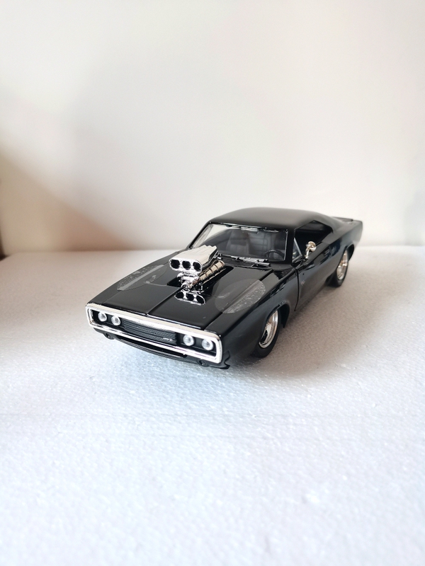 Jada 1:24 Dodge Charger 1970 Dodge Charger Rt Alloy Car Model Ornament