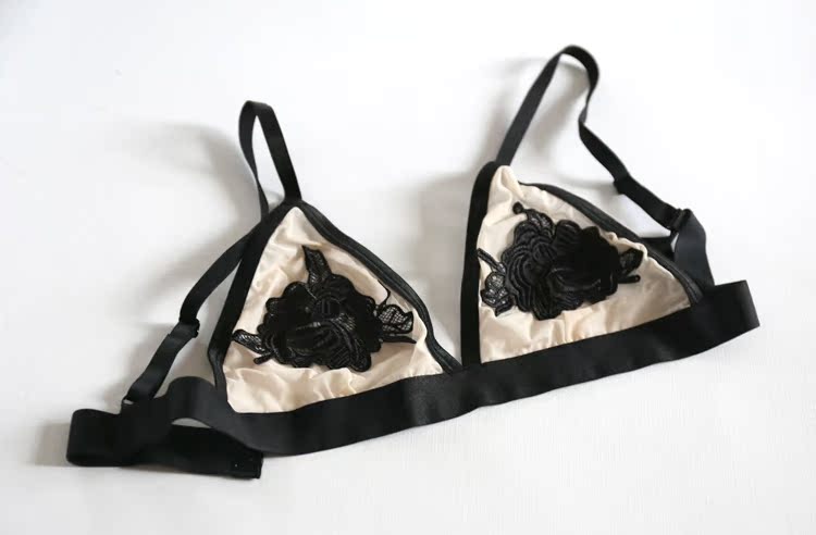 Xuất khẩu không đụng hàng gợi cảm khác nhau sang châu Âu và Hoa Kỳ thêu tan trong nước siêu mỏng bikini tam giác không có vòng ngực đồ lót thép quần lót du lịch