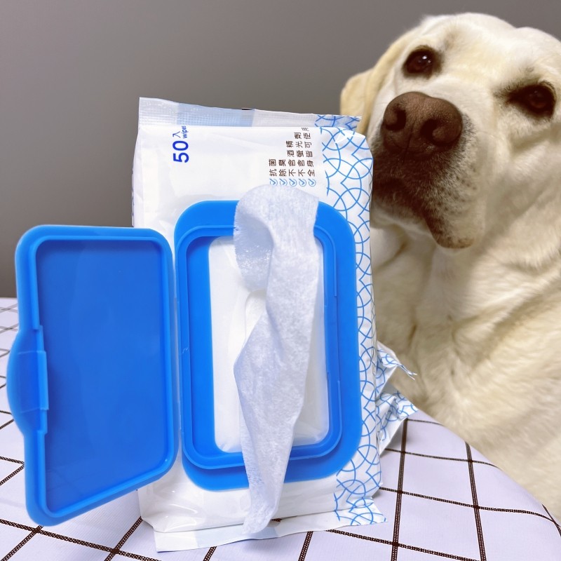 Taiwan smelly rolling towel dog to tear mark cat special sterilization disinfectant deodorizing feet rubbing butt pet wet tissue