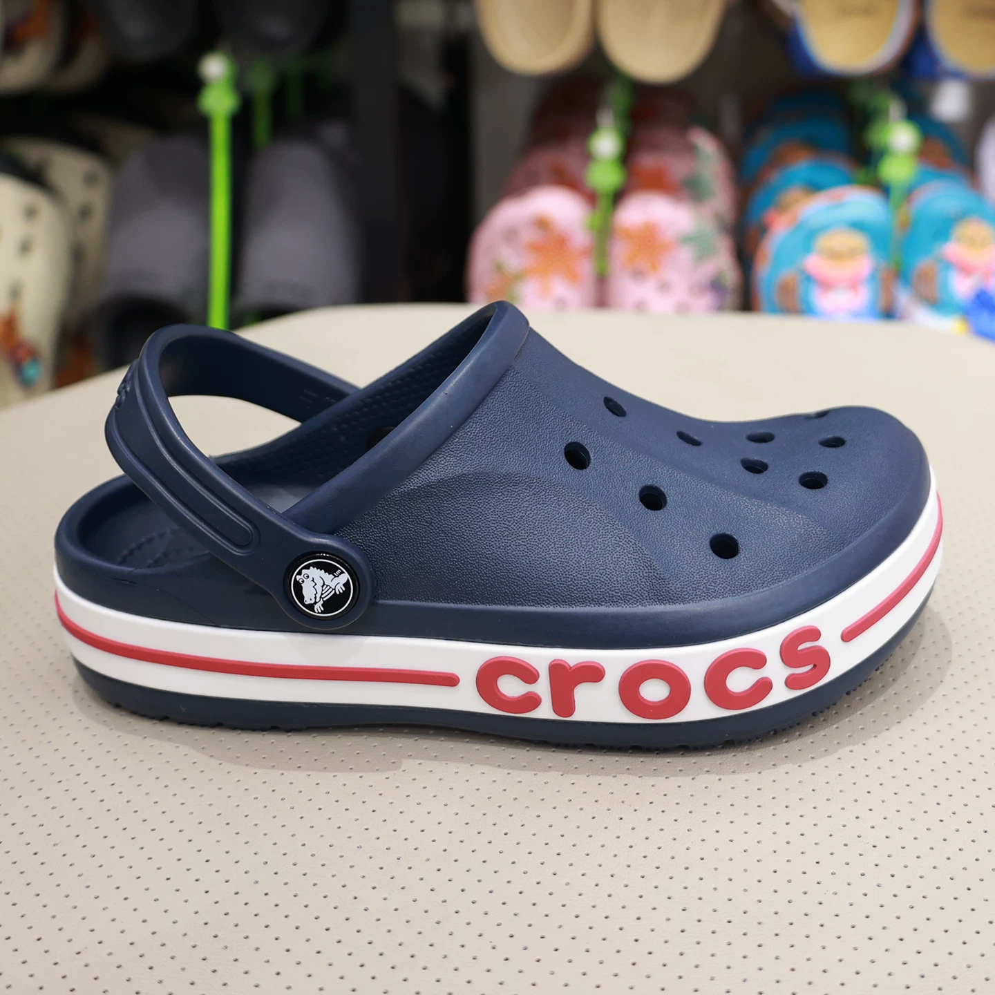 Crocs, летние шлепанцы на берег для мужчин и женщин