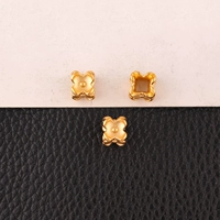 Цветочная четырехлистная трава