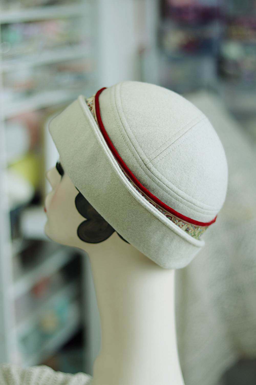 ヴィンテージ 1920 年代の花柄クローシュ ハット cygzhandmade | 帽子