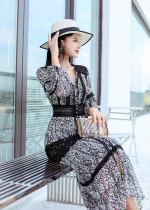 Summer dress new style Temperament Heavy Engineering Jacquard lace splicing V Collar Crushed Flowers Big Pendulum and Dress Skirt