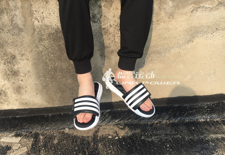 Adidas Superstar 5 Gam màu đen và trắng Velcro người đàn ông đệm thể thao giản dị dép đi trong nhà AC8325 dép adidas