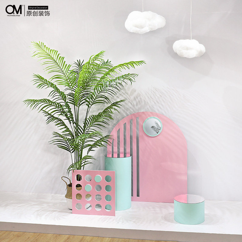 OM Decoration Summer Net Red Shop Window Decoration Arrangement Props Children Clothing Shop Emulation Green Planting Beauty Chen Pendulum Pieces 