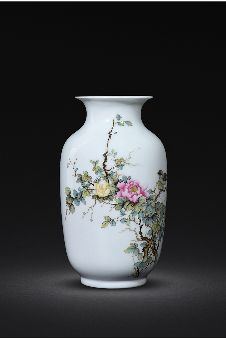 Jingdezhen ceramics by hand China wind restoring ancient ways is the sitting room flower vase furnishing articles of Chinese style decoration decoration process