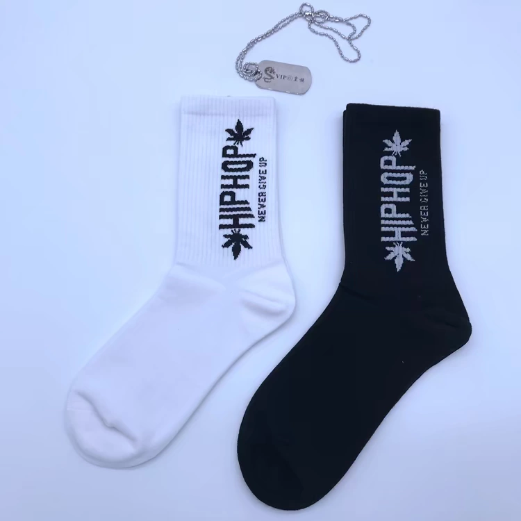 Châu Âu và Hoa Kỳ thời trang đường phố trượt ván hip-hop đường phố trong ống mỏng nam và nữ màu đen và trắng với vớ cotton dài