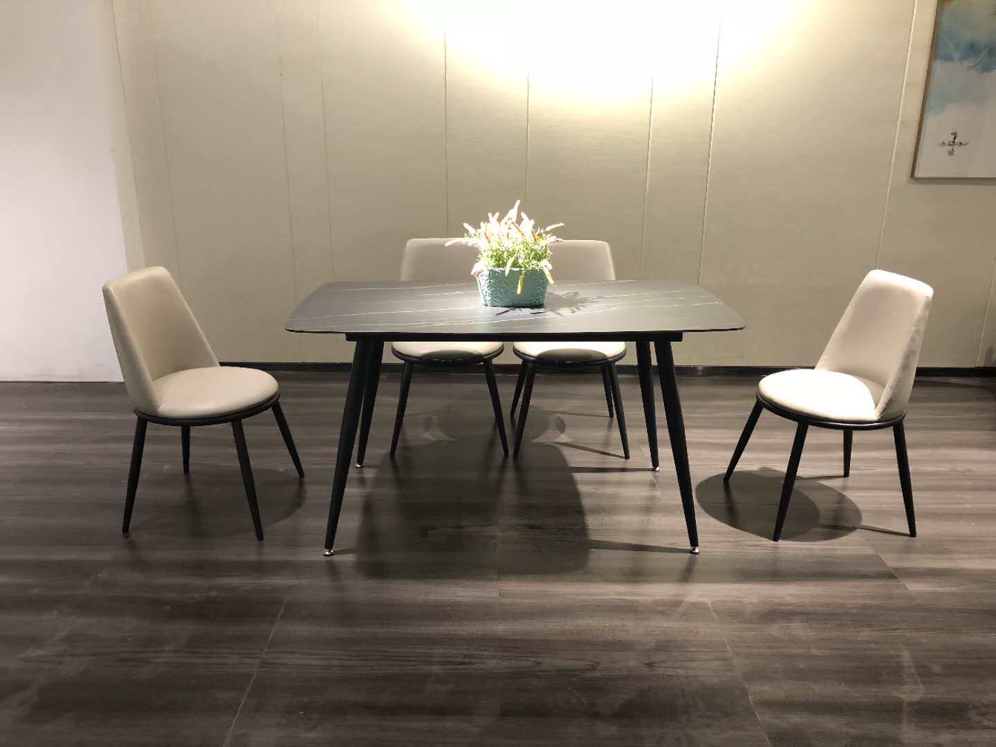 Mien Home Extremely Minimalist Rockboard Table 4 Dining Chairs