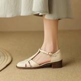 【Италия】 Рене Ванвилла носит элегантный темперамент 4-см кожаные сандалии.