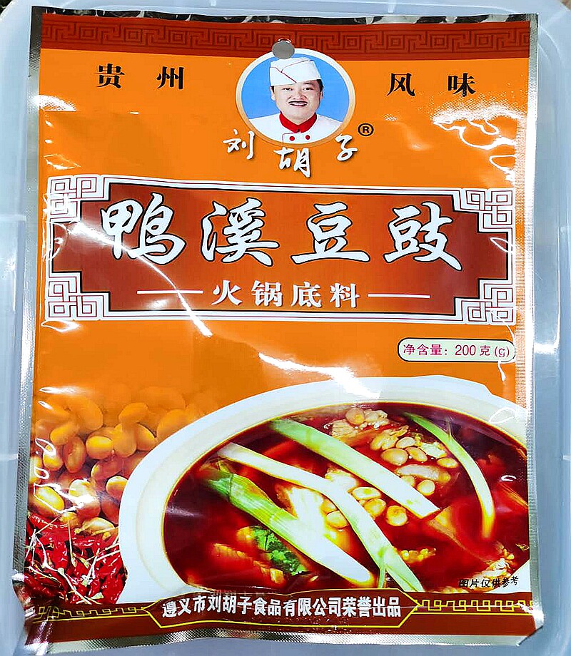 Guizhou's special production of Liu bearded duck creek bean sauce hot pot soup bottom hot and not dry 200g beats 5 bags of regular food don't get tired