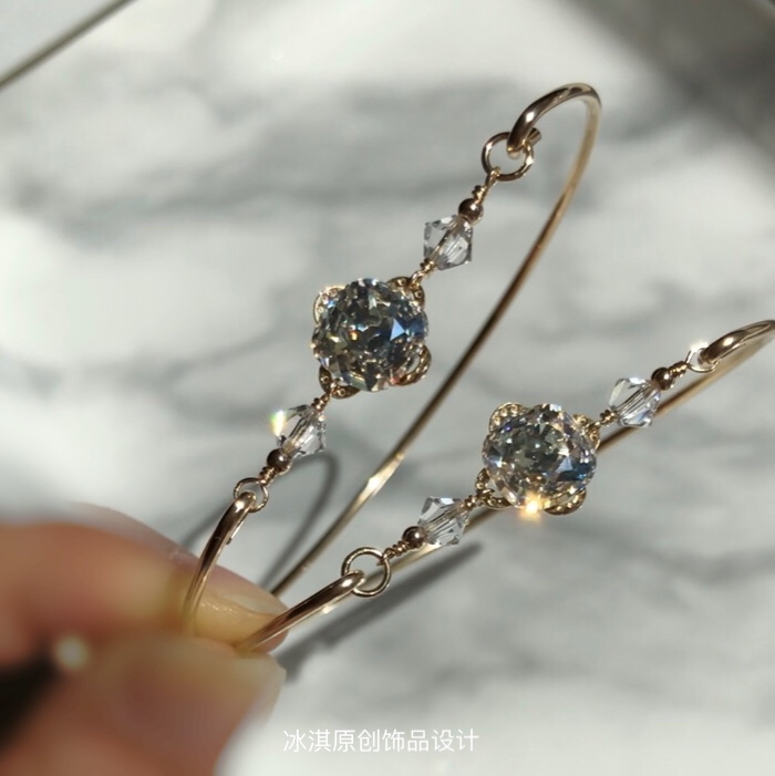 High-End Texture, Light Luxury, Retro, Super Shiny Austrian Crystal Bracelet, American 14K Gold-Plated, Niche Design, Student Ins Style