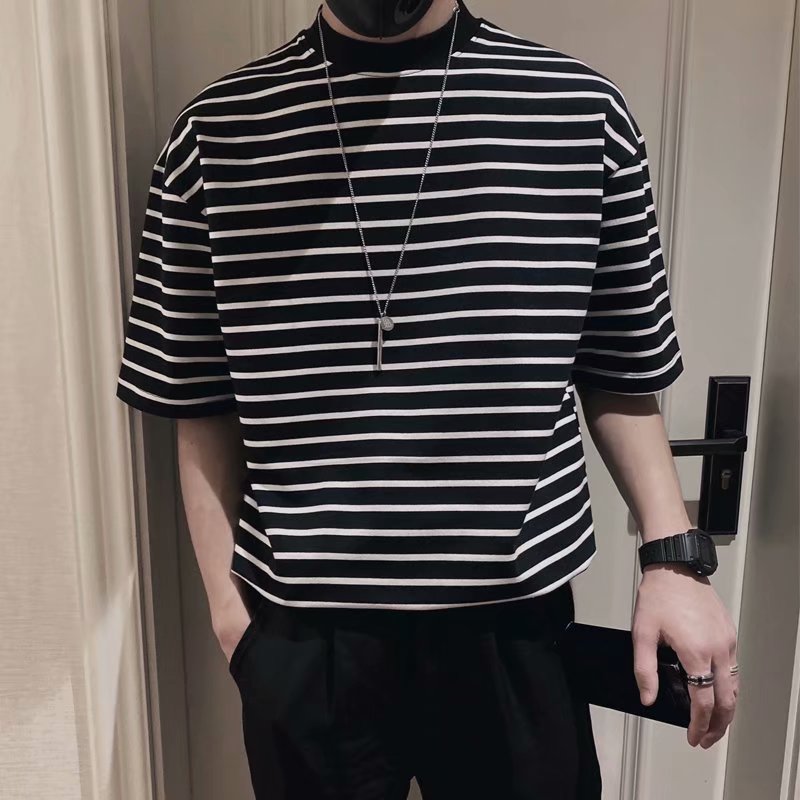 2022 Summer Round Collar Loose Short Sleeve T-Shirt Male Striped Blouse Blouse Net Red Personality Trend Half Sleeve Bottom T-shirt