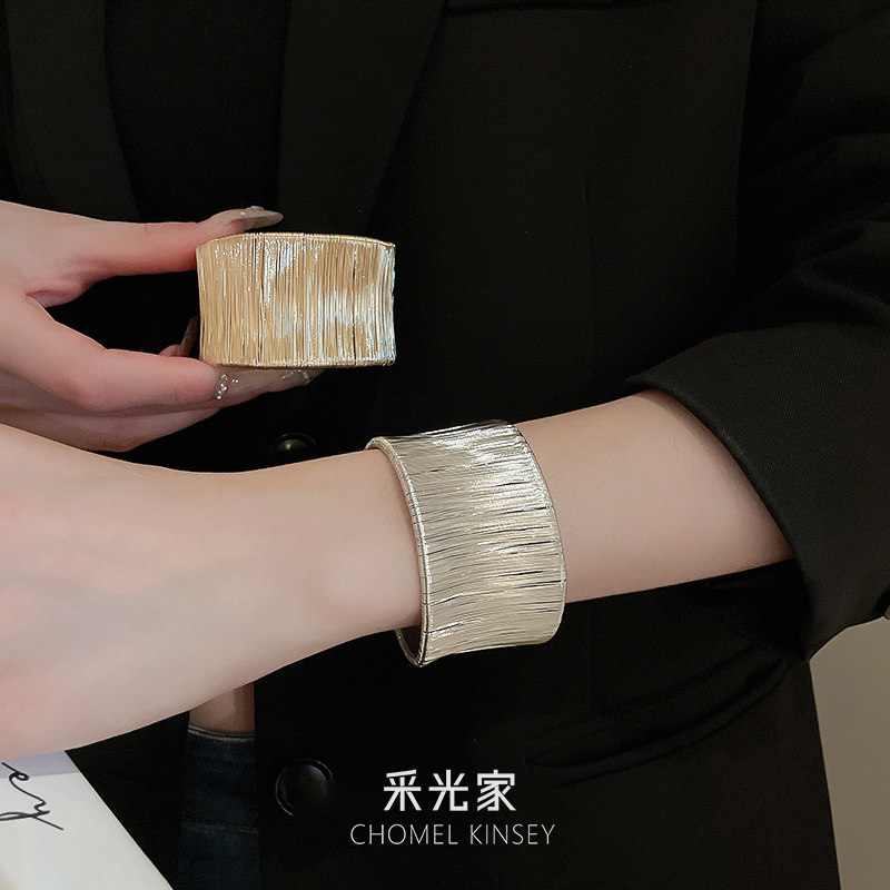 Unique Feminine Statement Open Bracelet, New 2026 High-End Light Luxury Bracelet, Exquisite Vintage Arm Band