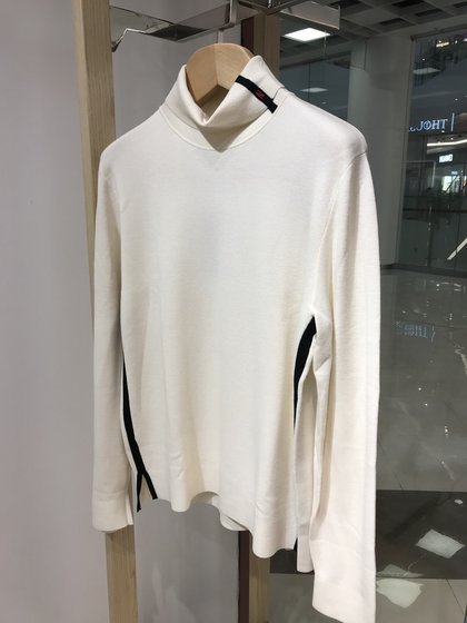 Ivan Notting Hill new discount men's business casual pullover half turtleneck white sweater autumn and winter 1980 yuan