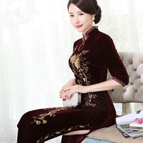 Autumn and winter long-sleeved gold velvet cheongsam dress middle-aged mother wedding wedding hand-beaded high-end banquet dress
