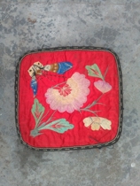 Pure hand embroidered seedlings embroidery pieces old embroidery National embroidery pine peach embroidery * flower embroidery piece 1-2