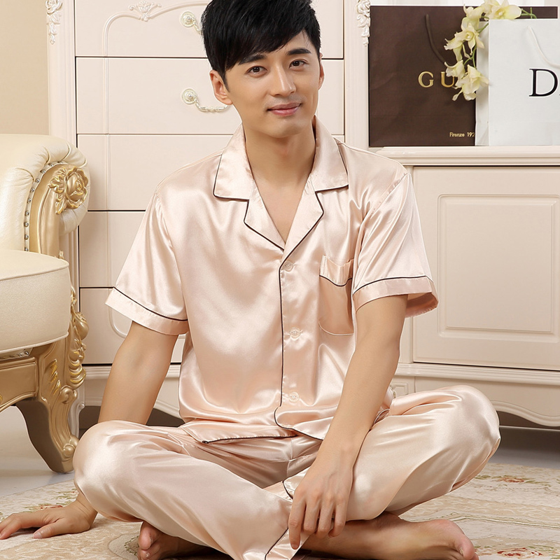 Mùa hè lụa pajamamen mùa hè hai mảnh bộ mùa xuân và mùa thu nút mở quần short ngắn tay lụa mỏng băng trẻ.