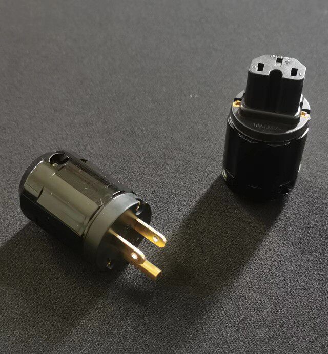 Non-magnetic American power plug