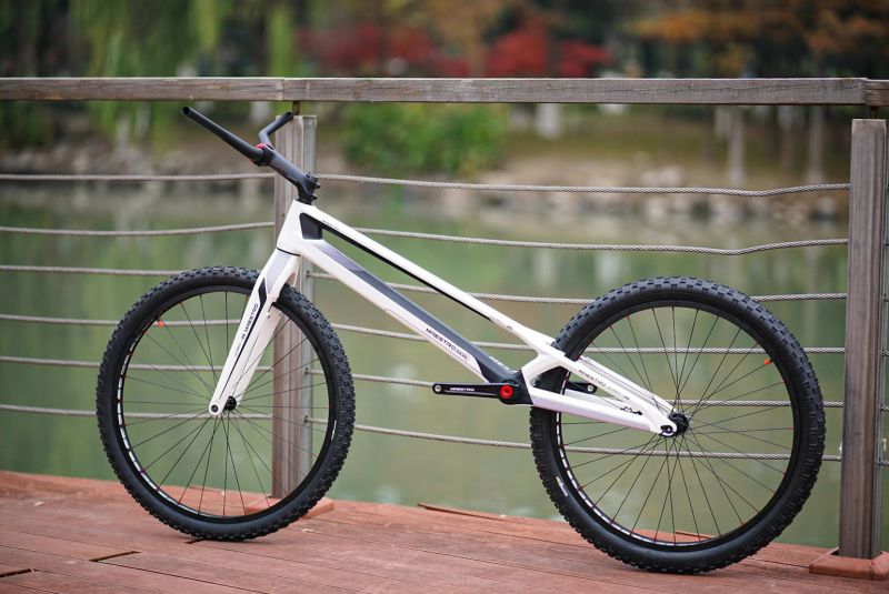 MAESTRO 26 20 Carbon fiber climbing bike BORN NEON STEP SHARP ECHOJITSIE CLEAN