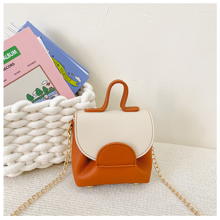 Women's Small All Seasons Pu Leather Solid Color Fashion Square Magnetic Buckle Handbag display picture 18