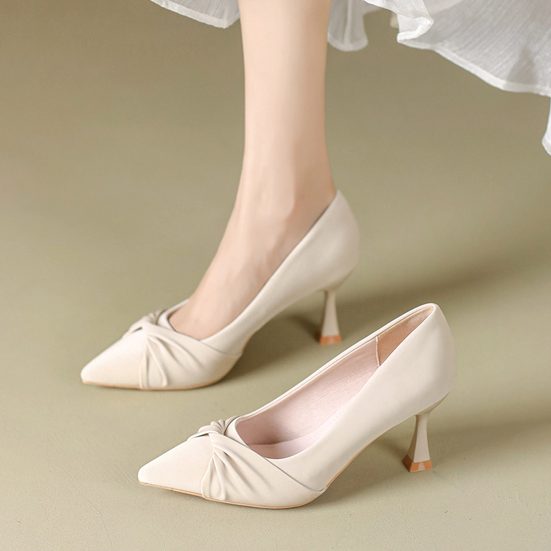 Off-White High-Heeled Shoes for Women, Stiletto Heel, French Style, 3cm Low Heel, Comfortable, Pointed Toe, 18-Year-Old Coming-Of-Age Ceremony, Soft Leather Shoes