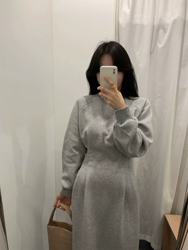 Приталенный корсет, утепленная толстовка, платье