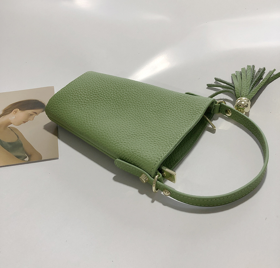 Leather mini bucket bag diagonal bag cute tassel mobile phone bag 7P large screen hand bag coin purse imported leather