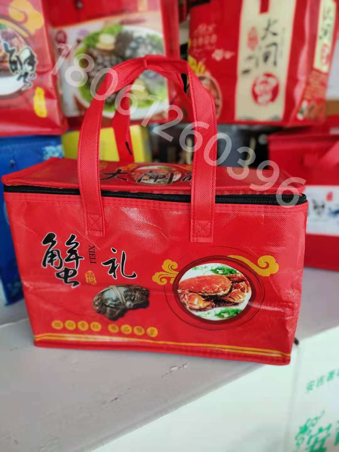 Red Yellow Hairy Crab Crab Air Aluminum Film Insulated Bag Hand Refreshing Packaging Gift Box
